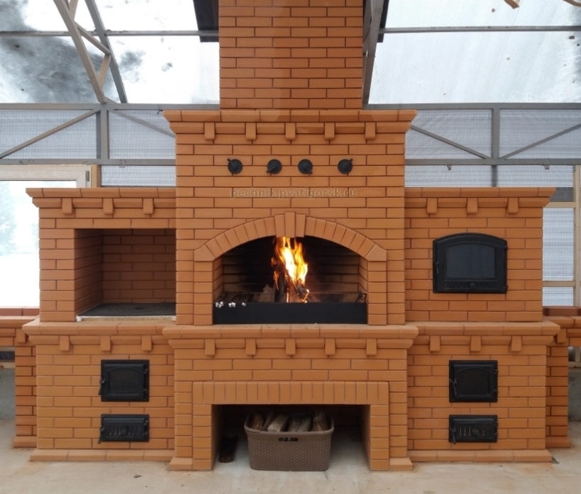 печной комплекс из кирпича Печной комплекс из кирпича